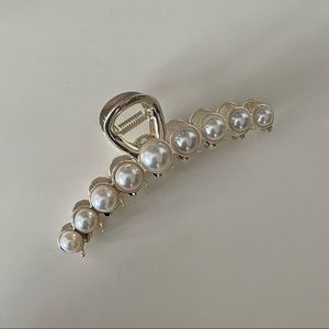 Pearl Studded Hair Claw Clip
